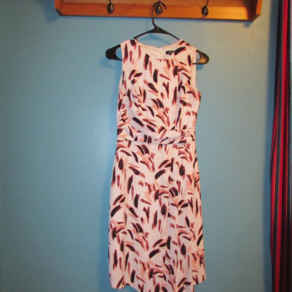 *5 for $25 Bundle Item* WHBM Printed Wrap Dress - Picture 5 of 13